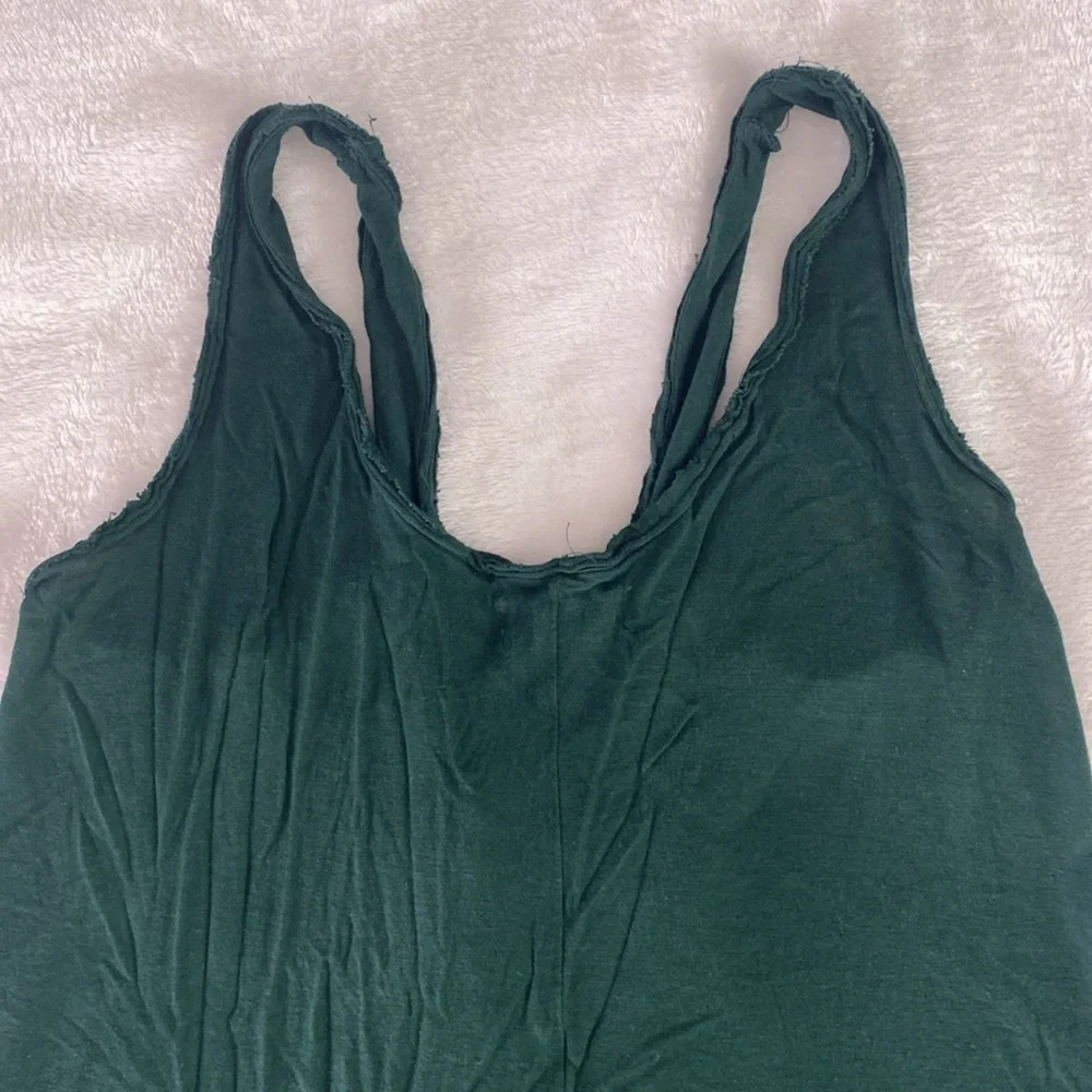 Dark green sleeveless wrinkly dress - Picture 15 of 17
